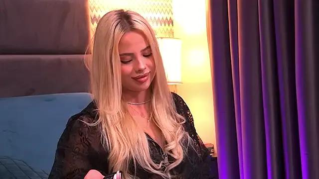 YssabelFox on StripChat 